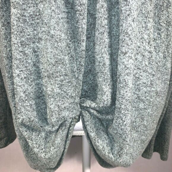 Moa Moa plus sized sage green cold shoulder sweater sz 1X - Picture 2 of 7